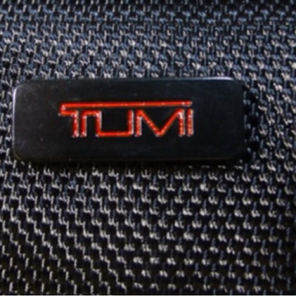 Tumi Delta Nylon Small Travel Bag - Picture 3 of 9